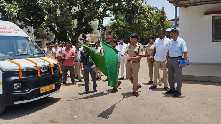 बलौदाबाजार पुलिस को मिली हाईटेक मोबाइल फोरेंसिक वैन : अब घटना स्थल पर तत्काल पहुंचेगी फॉरेंसिक टीम