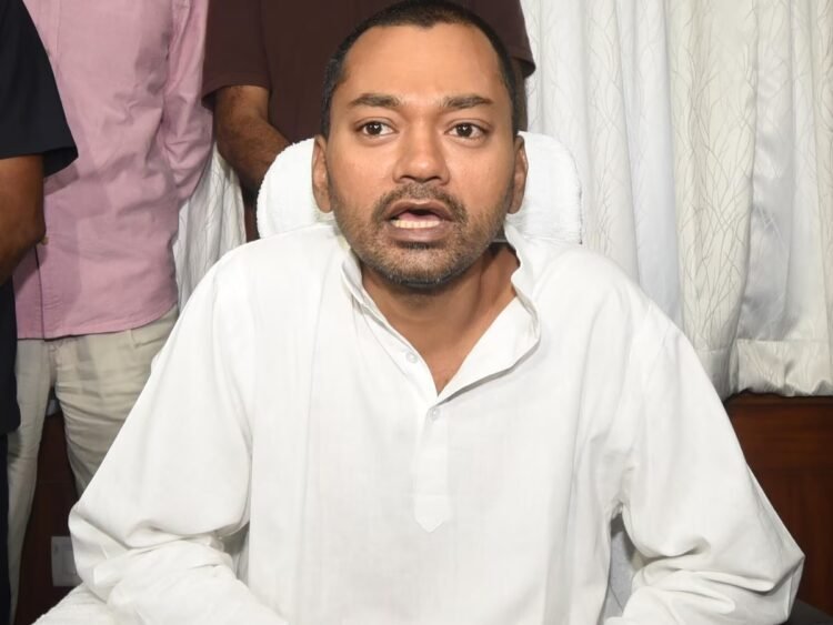 स्वास्थ्य मंत्री बनते ही निशांत कुमार एक्शन में : अधिकारियों के समक्ष रखे 11 फरमान 