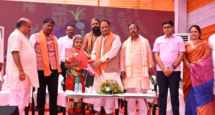 प्रधानमंत्री के नेतृत्व में देश की सनातन संस्कृति को मिला नया गौरव : रायपुर में  सोमनाथ स्वाभिमान पर्व में शामिल हुए मुख्यमंत्री