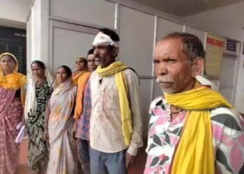 राजनांदगांव में जमीनी विवाद पर खूनी संघर्ष : लाठी-टंगिया चली, महिलाओं समेत 12 घायल, 2 गंभीर