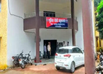 भाई के सामने बहन से गैंगरेप : पैदल जा रहे भाई-बहन को बाइक सवारों ने रोका, फिर जंगल ले गए, दोस्त को बुलाकर किया दुष्कर्म