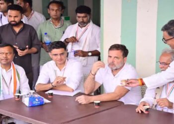 कांग्रेस प्रशिक्षण शिविर में पहुंचे राहुल गांधी : जिलाध्यक्षों को दिया एकजुटता और ‘जल-जंगल-जमीन’ के मुद्दों पर लड़ने का मंत्र
