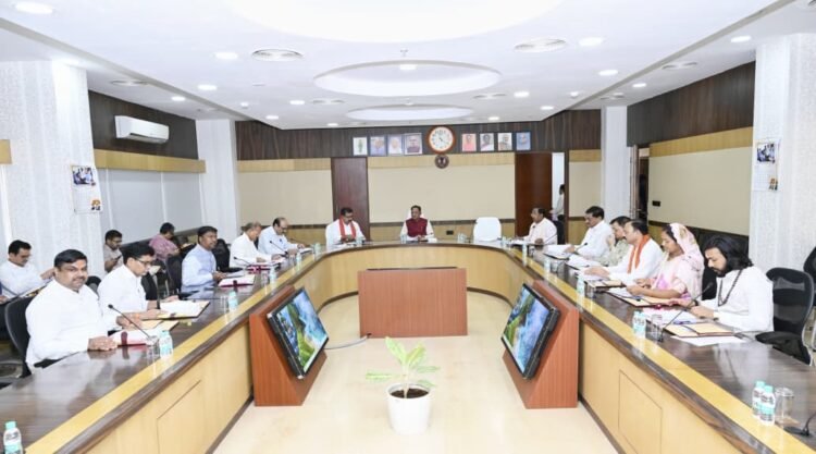 कैबिनेट के फैसले : छत्तीसगढ़ में पावर ट्रांसमिशन कंपनी का आएगा IPO; धान के बदले दूसरी फसलें उगाने पर मिलेंगे 15,000 प्रति एकड़