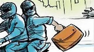 राजधानी रायपुर में 10 लाख की लूट : चाकू के बल पर ठेकेदार के अकाउंटेंट को रास्ते में घेरा, रूपये से भरा बैग छीनकर बाइक सवार फरार