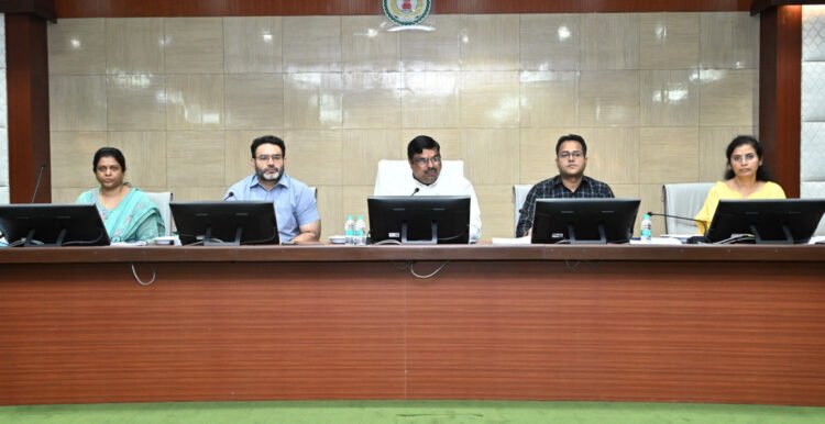 एक अप्रैल से शुरू होगा नया शैक्षणिक सत्र : समय पर मिलेगी पाठ्य पुस्तके, गणवेश और सायकल
