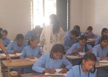 बस्तर के शिक्षा मॉडल ने रचा इतिहास : छात्रवृत्ति परीक्षा में 177 बच्चों का चयन, राज्य में तीसरा स्थान