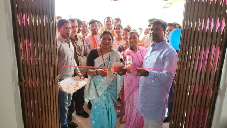 ’मर्दापाल में वन मंत्री ने ग्राम पंचायत भवन और महतारी सदन का किया लोकार्पण’