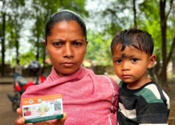 घर-घर पहुंची स्वास्थ्य विभाग की टीम, कोर्रा के ग्रामीणों को मिला स्वास्थ्य सुरक्षा का भरोसा
