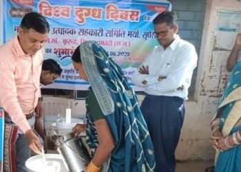 श्वेत क्रांति से संवरती ग्रामीण तकदीर: धमतरी में सहकारिता और महिला नेतृत्व से लिखी जा रही आत्मनिर्भरता की नई गाथा