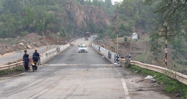 आवाजाही के लिए खुला तान नदी ब्रिज : कटघोरा से अंबिकापुर के बीच यात्रा करने वालों को राहत 