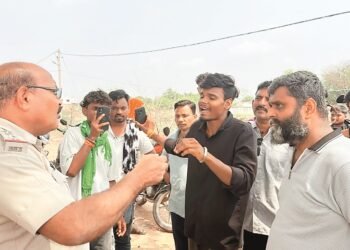 साजा में गौमांस की बिक्री : बजरंग दल ने दो संदिग्धों को पकड़ा, दो फरार 