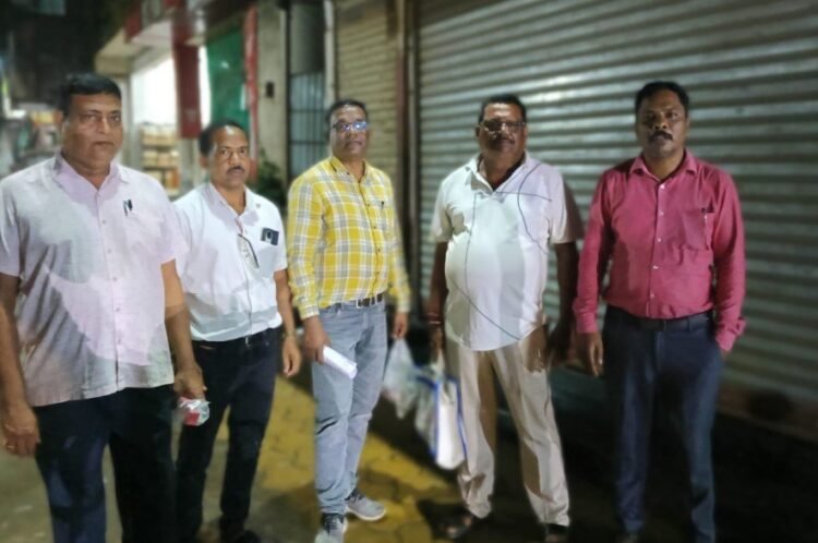 निर्धारित दर से अधिक कीमत पर यूरिया बेचने पर