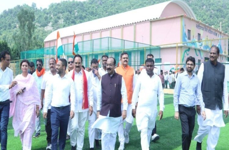 उप मुख्यमंत्री श्री अरुण साव ने बहुउद्देशीय मिनी स्टेडियम और इनडोर हॉल का किया लोकार्पण