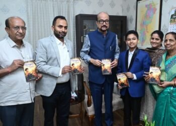 राज्यपाल श्री डेका ने 12 वर्षीय छात्र मास्टर दिव्यांश की पुस्तक ‘थॉट्स अबाउट गॉड‘ का किया विमोचन