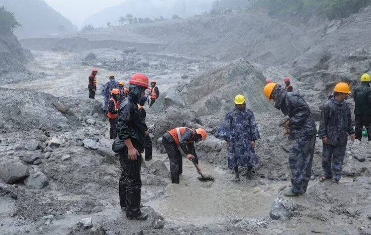 सुरंग में दबी सांसें और बाहर भारी मलबा, मुश्किल हालात में नेपाल का संबल बनी भारत की रेस्क्यू टीम