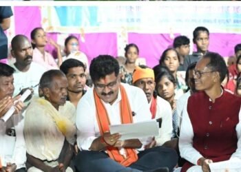 उप मुख्यमंत्री श्री विजय शर्मा ने मुड़घुसरी में 1.48 करोड़ रुपए के तीन सड़क का किया भूमिपूजन