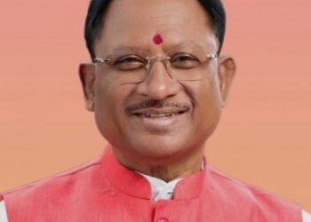 सीएम हेल्पलाइन और जनदर्शन के आवेदनों का तय समय में करें समाधान