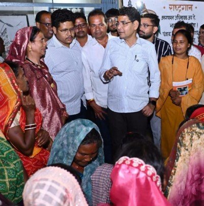 महानदी का जलस्तर बढ़ने से बाढ़ प्रभावित गांवों में राहत-बचाव कार्य जारी