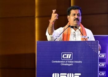 सीआईआई एमएसएमई कॉन्क्लेव 2.0 का उप मुख्यमंत्री श्री विजय शर्मा और उद्योग मंत्री श्री लखन लाल देवांगन ने किया शुभारंभ