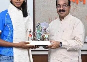 संजू की स्वर्णिम जीत पर उप मुख्यमंत्री श्री अरुण साव ने थपथपाई पीठ, कहा छत्तीसगढ़ के खिलाड़ियों को मिलेगा उनके अनुभव का लाभ