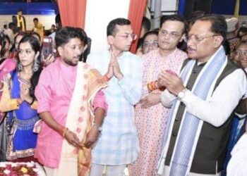 मुख्यमंत्री निवास में गरबा महोत्सव की धूम, भक्ति और उल्लास के रंग में रंगा आयोजन