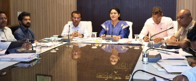 कलेक्टर श्रीमती मिश्रा ने सीएम हेल्पलाइन के स्पेशल क्लोज्ड प्रकरणों में पारदर्शिता के साथ निराकरण करने के दिए निर्देश