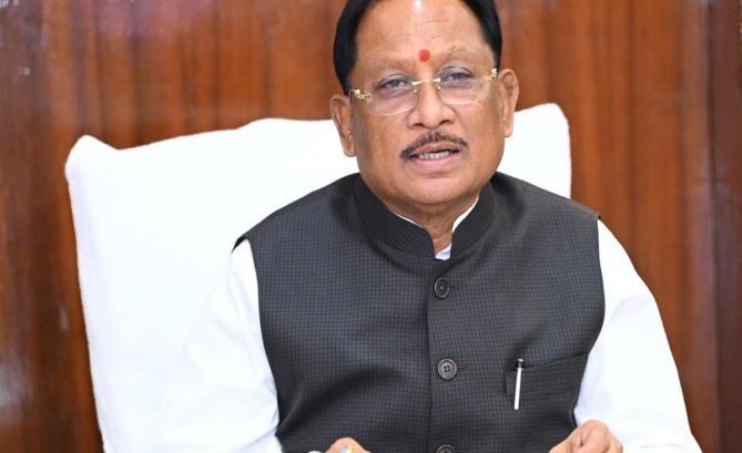 मुख्यमंत्री श्री विष्णु देव साय ने पूर्व केंद्रीय मंत्री स्वर्गीय लरंग साय जी की प्रतिमा का किया वर्चुअल अनावरण