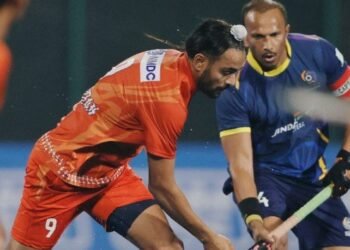 बैलाडिला बुल्स ने 6-2 से जीत दर्ज कर सेमीफाइनल में जगह पक्की की