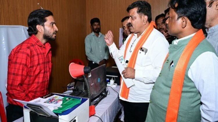 नक्सलवाद के लंबे और काले दौर से निकलकर शांति, सुरक्षा और समृद्धि की राह पर तेजी से आगे बढ़ रहा बस्तर – उप मुख्यमंत्री श्री विजय शर्मा
