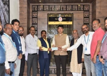बस्तर के बाढ़ प्रभावितों की मदद के लिए आगे आए सामाजिक संगठन और सहकारी बैंक परिवार